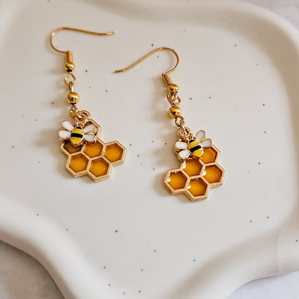 Handmade Honeycomb & Bee Earrings 🐝